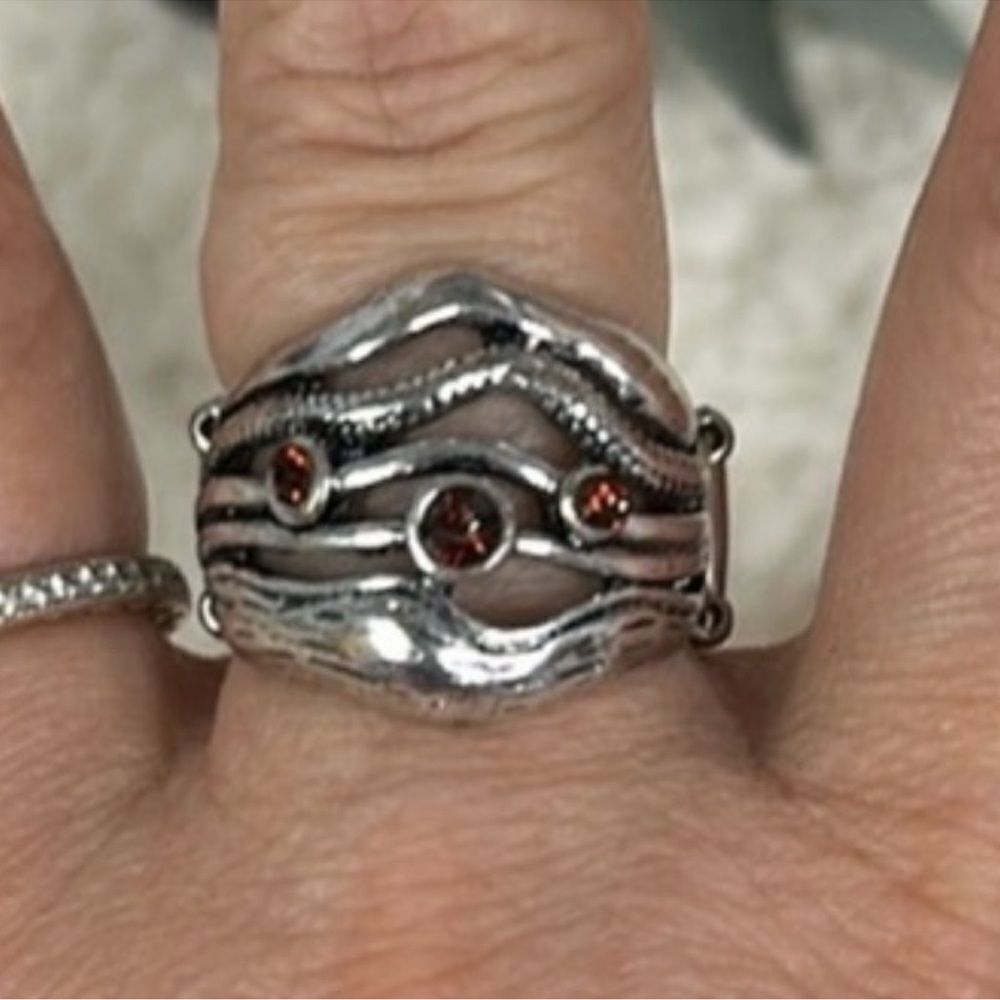 Chocolate Caramel Three Rhinestones Wavy Silver Tone Expandable Ring
